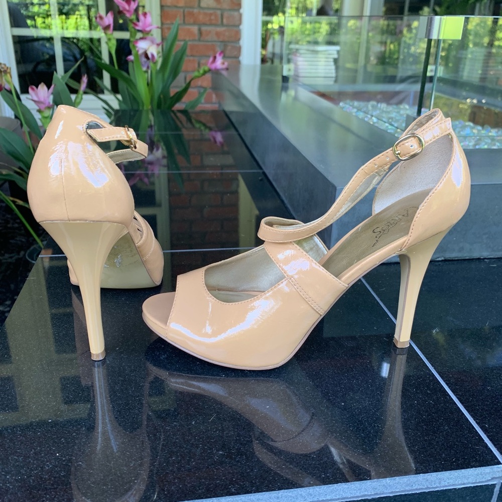 Carlos Nude Heels 💛